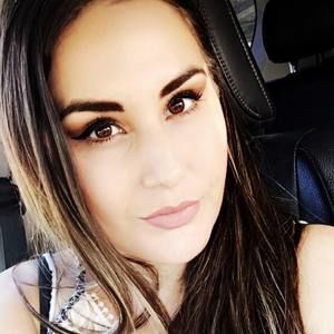 Meet your Posher, Raquel